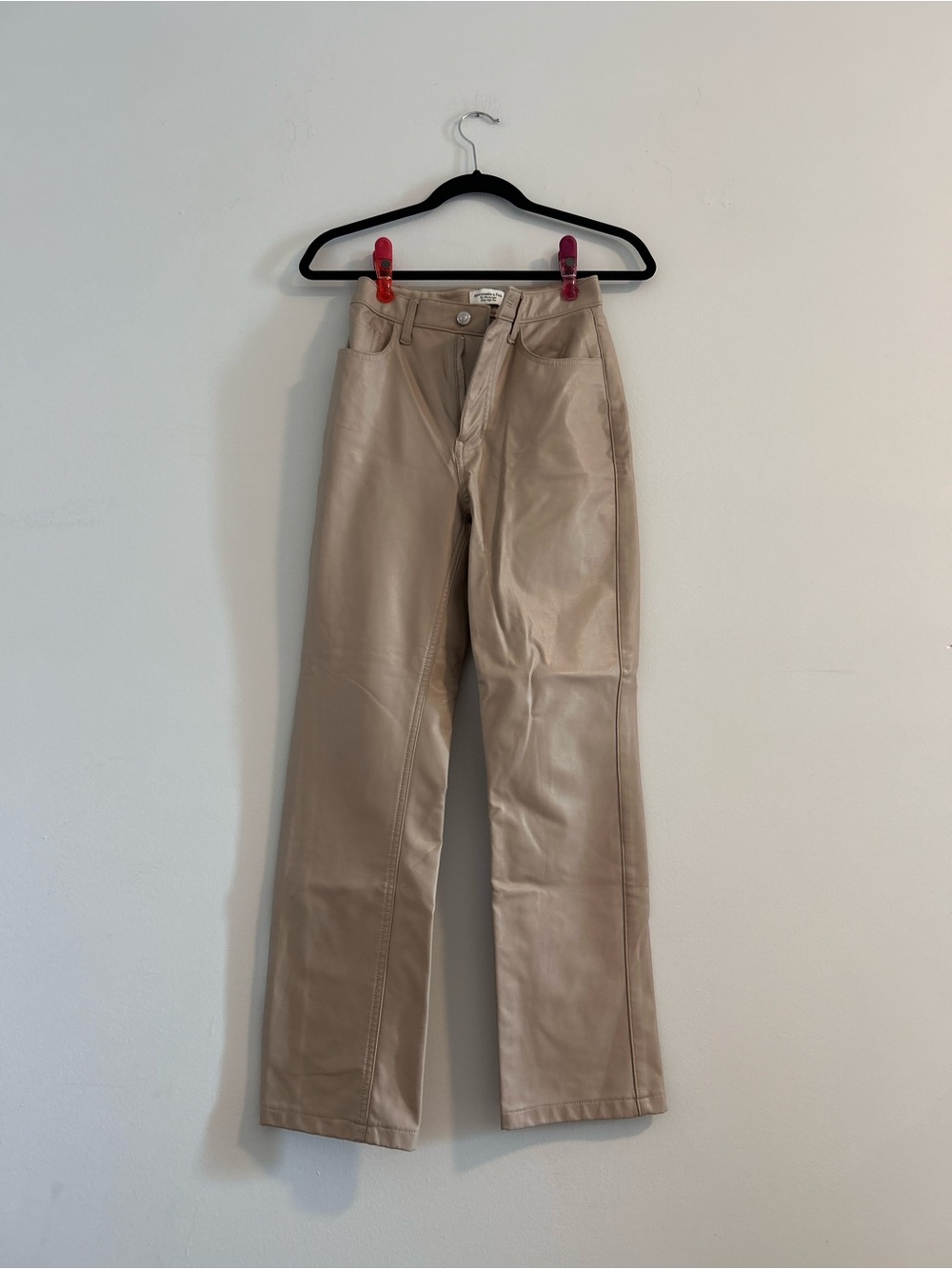 Abercrombie & Fitch The 90s Straight Ultra High Rise Faux Leather Pant 25 Short